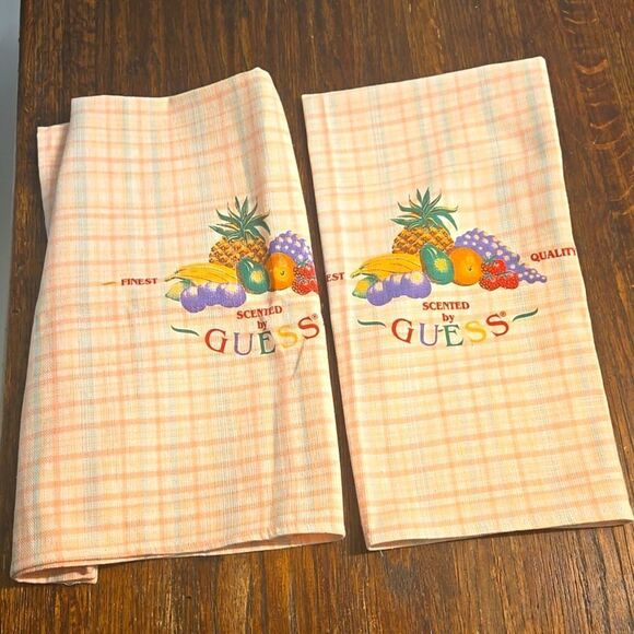 Set of very rare vintage guess hand towels in pristine condition - Picture 1 of 3